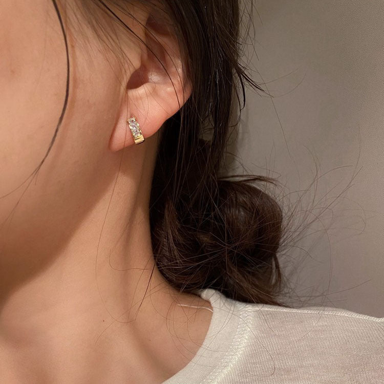 Wholesale Delicate and simple small hoop earrings