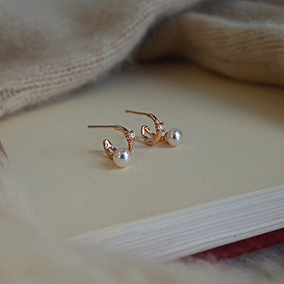 Wholesale Geometric Pearl Earrings Platinum Plated Boutique Resale Jewelry Accessory