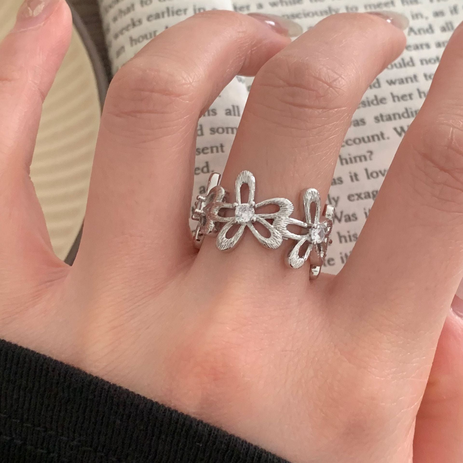 Wholesale Hollow Flower Ring