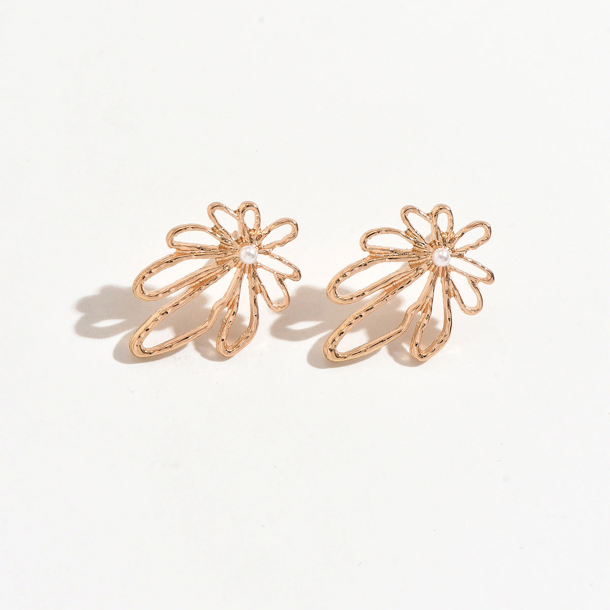 Wholesale Electroplated Zinc Alloy Flower Sun Moon Faux Pearl Earrings Vintage Style Jewelry Accessory for Resale