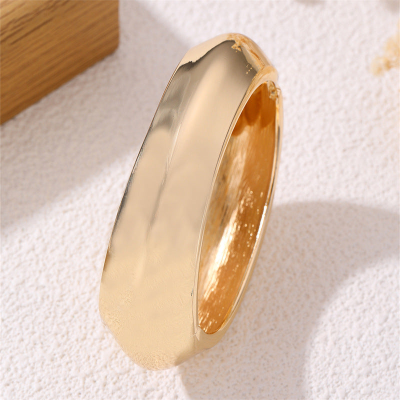 Wholesale Alloy Geometric Designer Bracelets