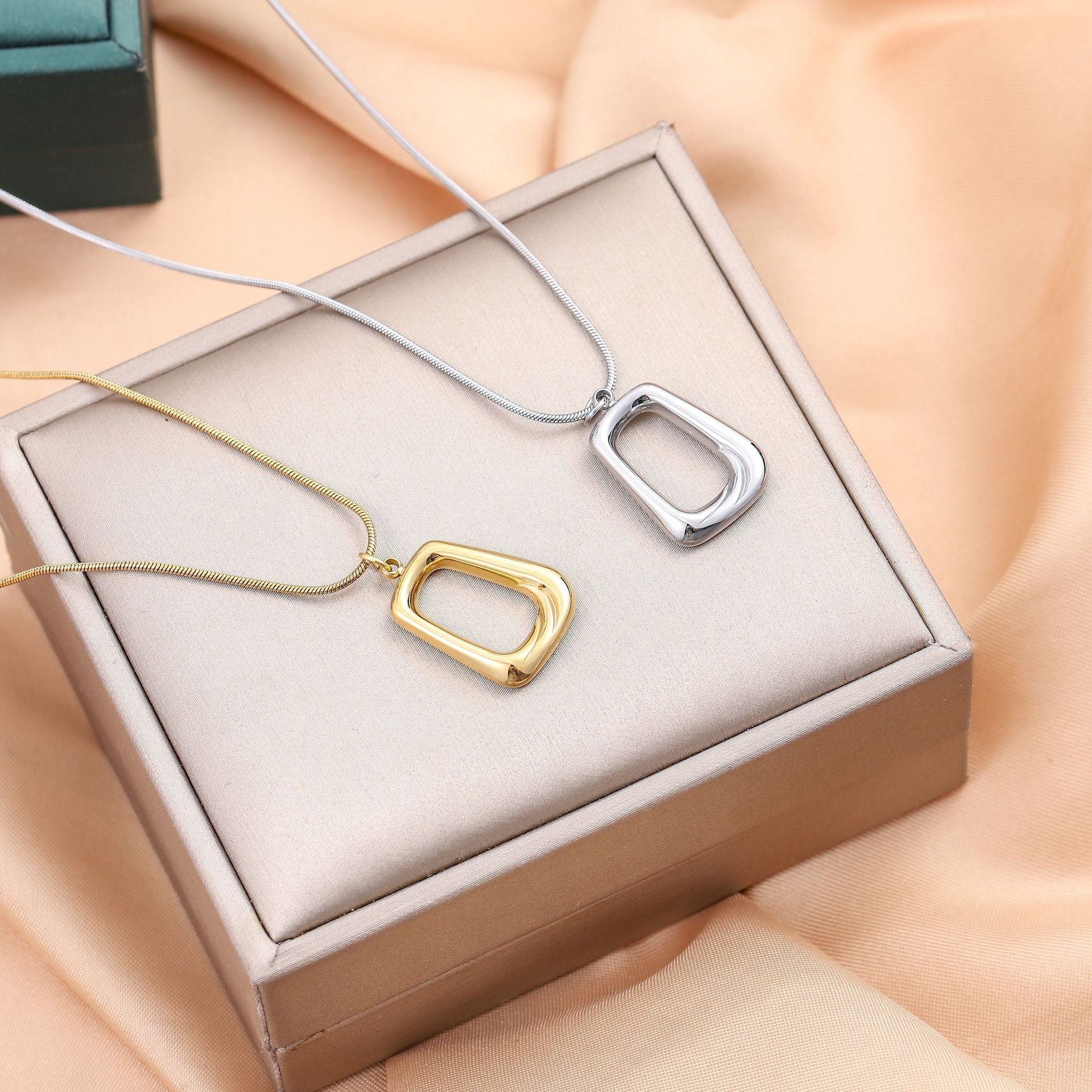 Wholesale Light Luxury Titanium Steel Geometric Square Necklace