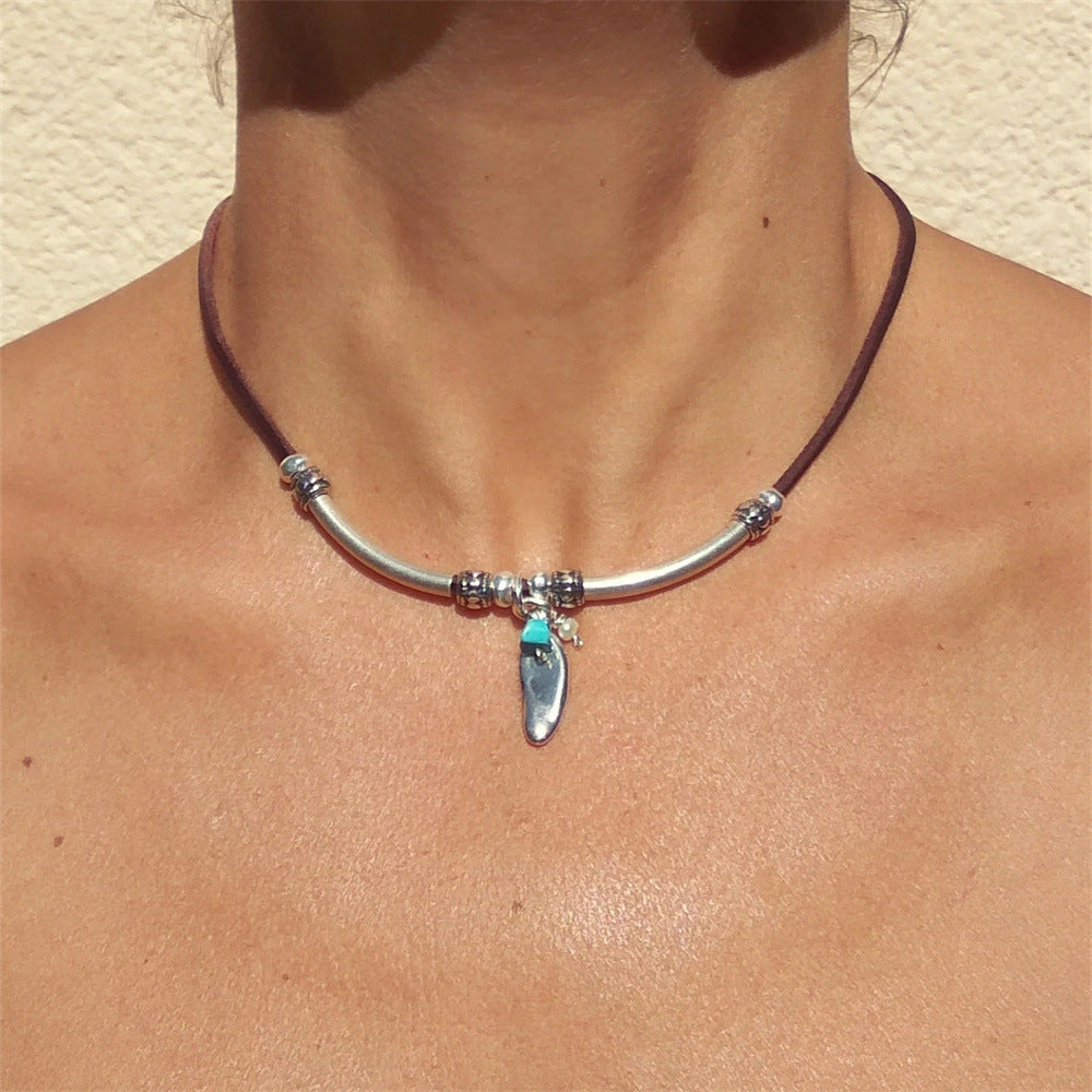 Wholesale Chic Geometric Pendant Necklace Minimalist Collarbone Chain Fashion Jewelry Accessory For Boutique Resale