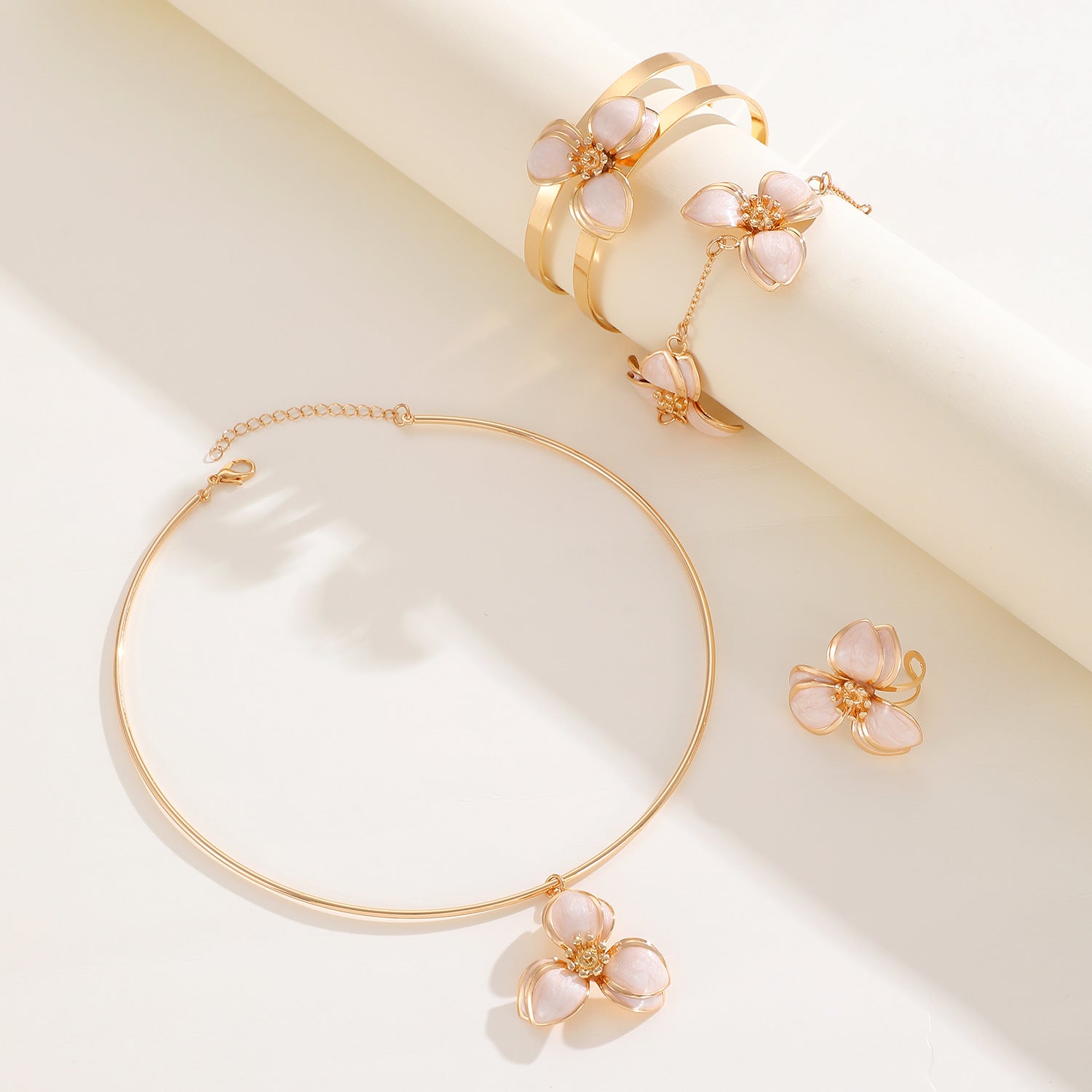 Insieme all'ingrosso dei monili di stile di festa della foresta della collana degli orecchini del fiore di goccia di olio