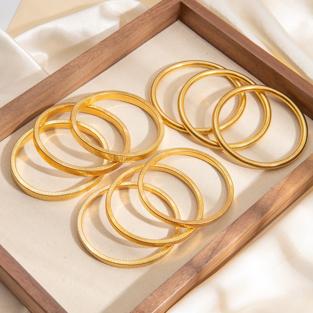 Wholesale Creative Vertical Line Stacking Bracelet Minimalist Elastic Fashion Jewelry Accessory For Women And Couples Everyday Wear Gift Boutique Resale