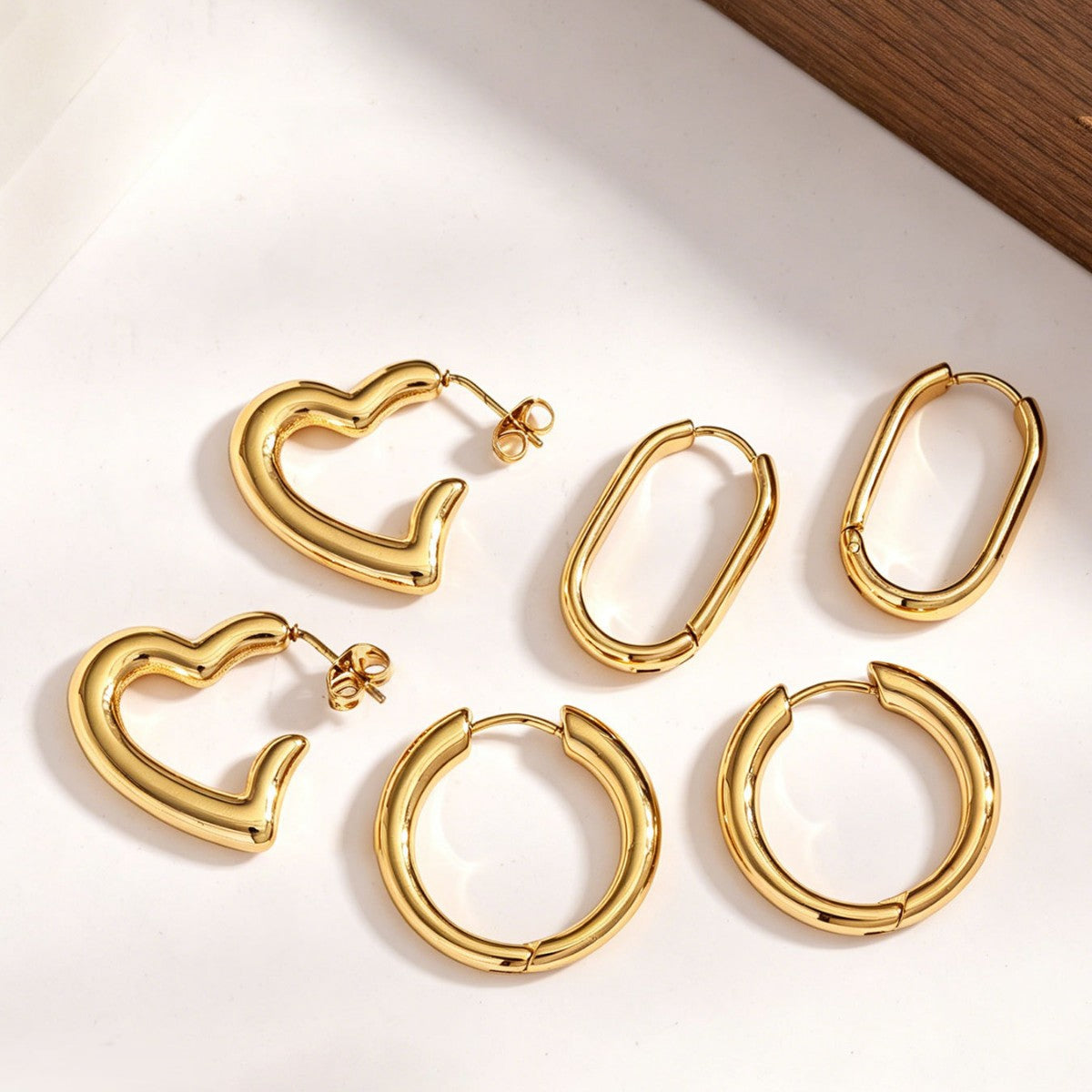 Wholesale Heart-Shaped Oval Vintage Embossed Earrings Fashion Accessory for Party Wear Gift