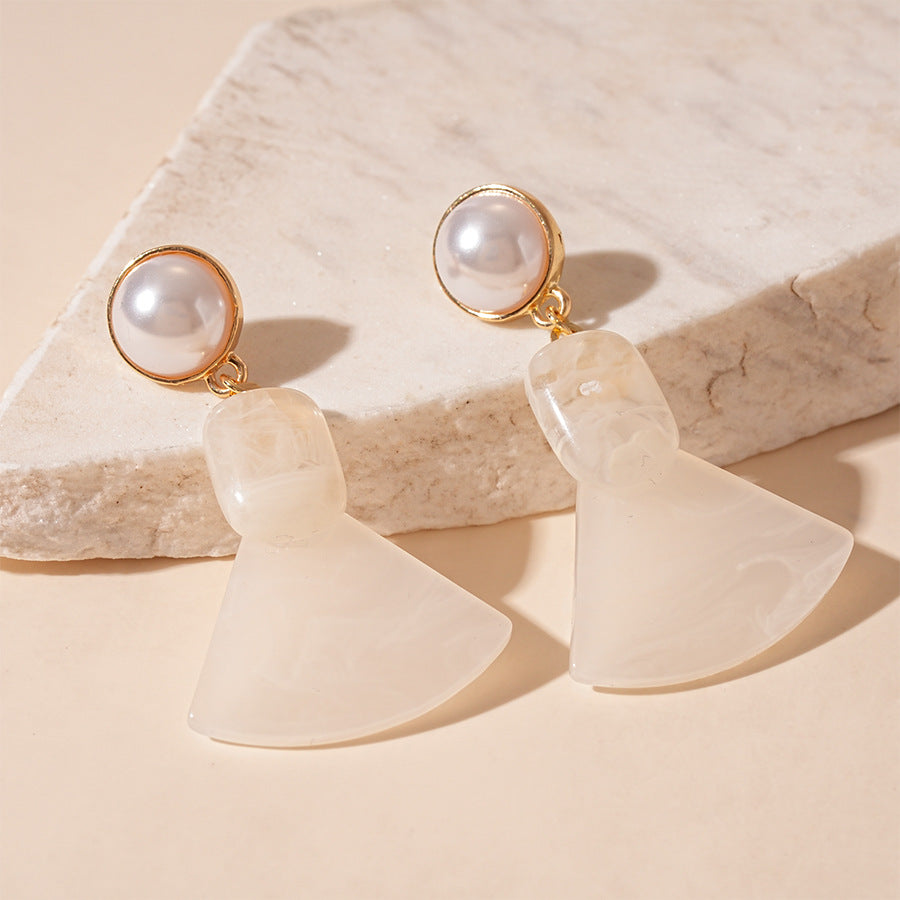 Wholesale Pearl Resin Cube Fan-Shaped Silver Post Earrings