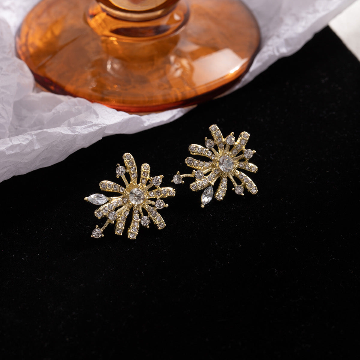 Wholesale Light luxury fireworks-shaped stud earrings