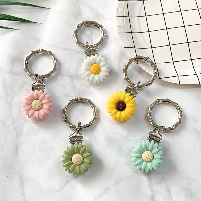 Wholesale 10pcs Chrysanthemum Hat Brim Clip Sunflower Pacifier Clip Diy Anti-drop Chain Hat Clip ACC-HP-WDX001