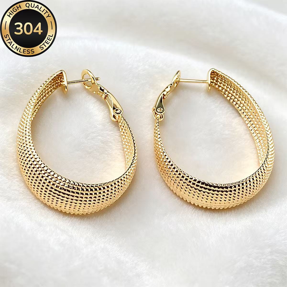 Wholesale Oval Hoop Earrings Gold Stainless Steel Fashion Accessory for Resale
