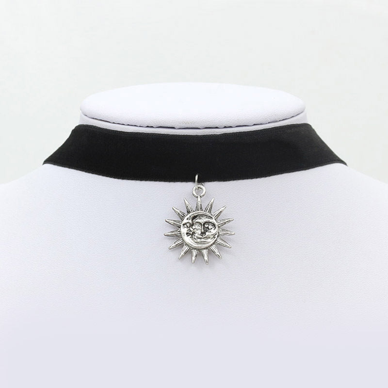 Wholesale Gothic Retro Flannel Choker with Flower Pendant - Vintage Lace Women' s Necklace - Stylish Boutique Jewelry