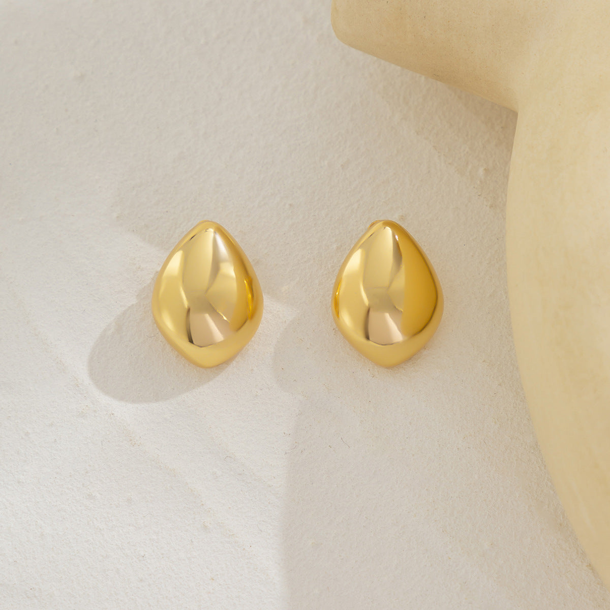 Wholesale Exaggerated Metal Earrings and Studs Statemente Earrings ACC-ES-XueRou004