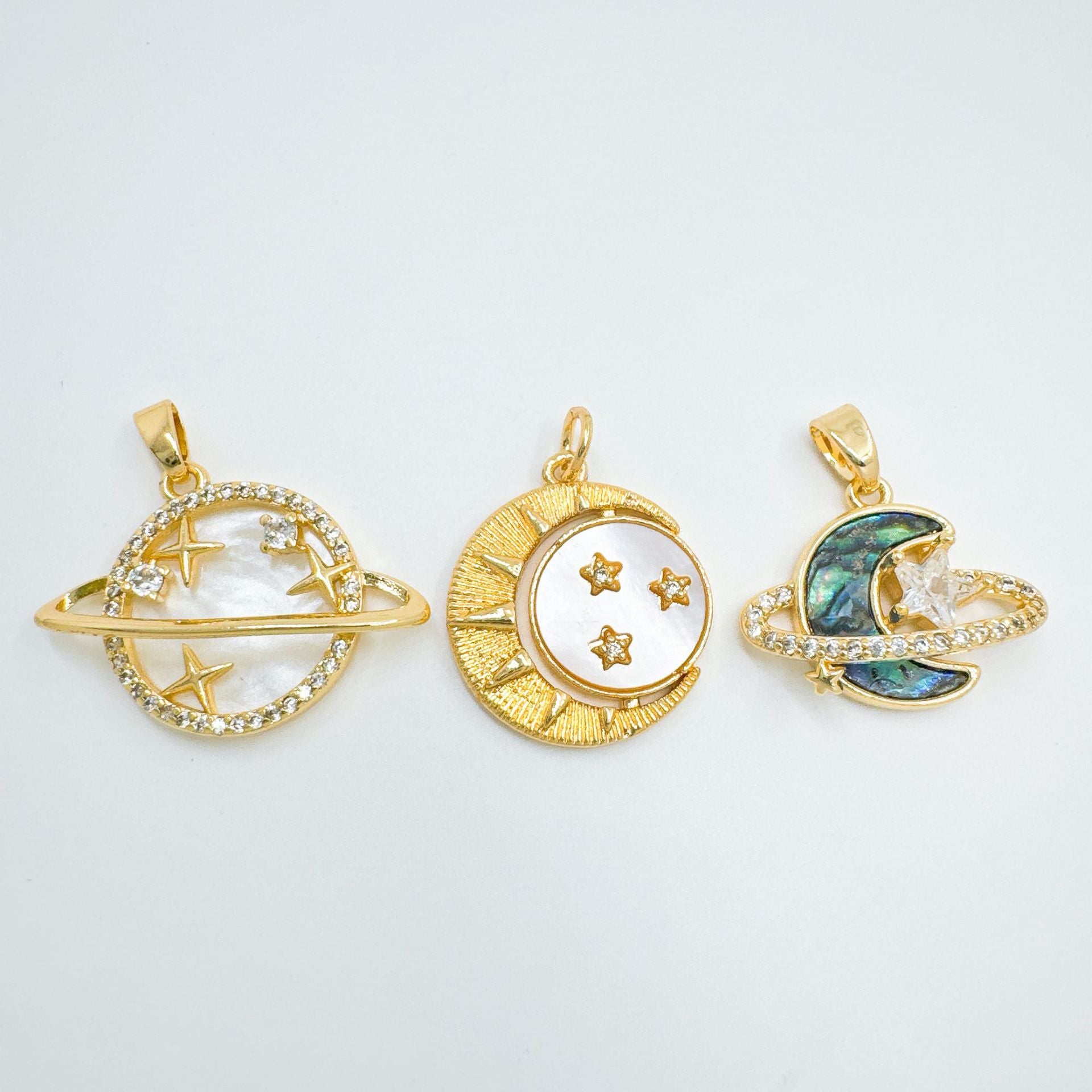 Wholesale Chic Star Saturn Pendant Necklace Copper Gold Plated Zircon Jewelry Accessory