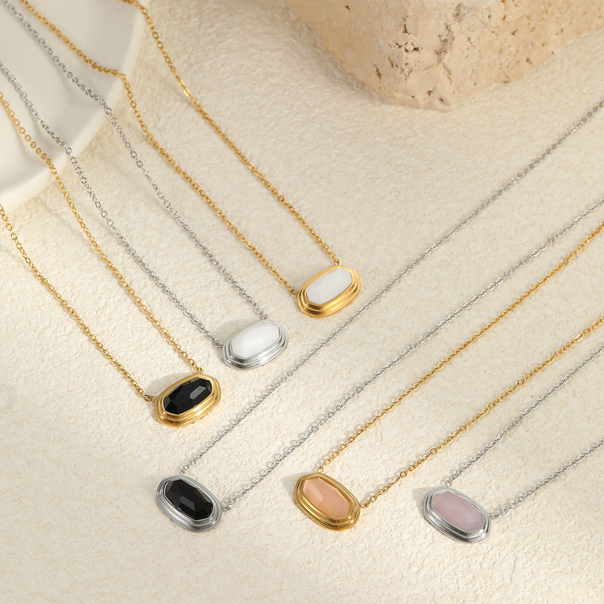 Wholesale  geometric black agate inlaid necklace pendant stainless steel 18K gold plated clavicle chain