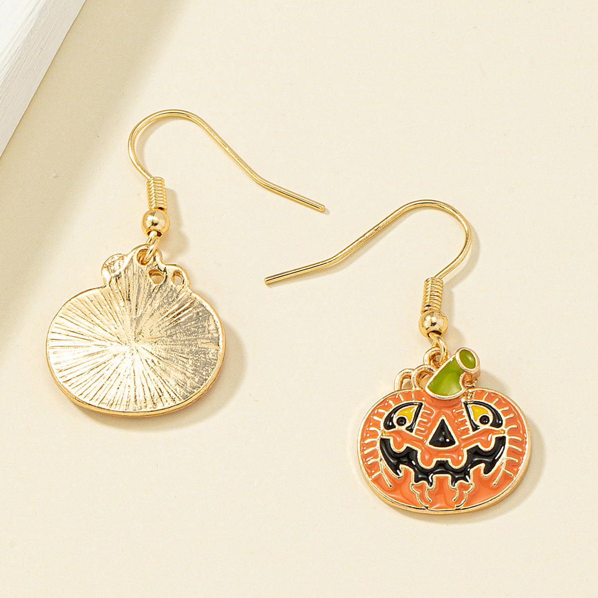 Wholesale  earrings  oil  black cat earrings