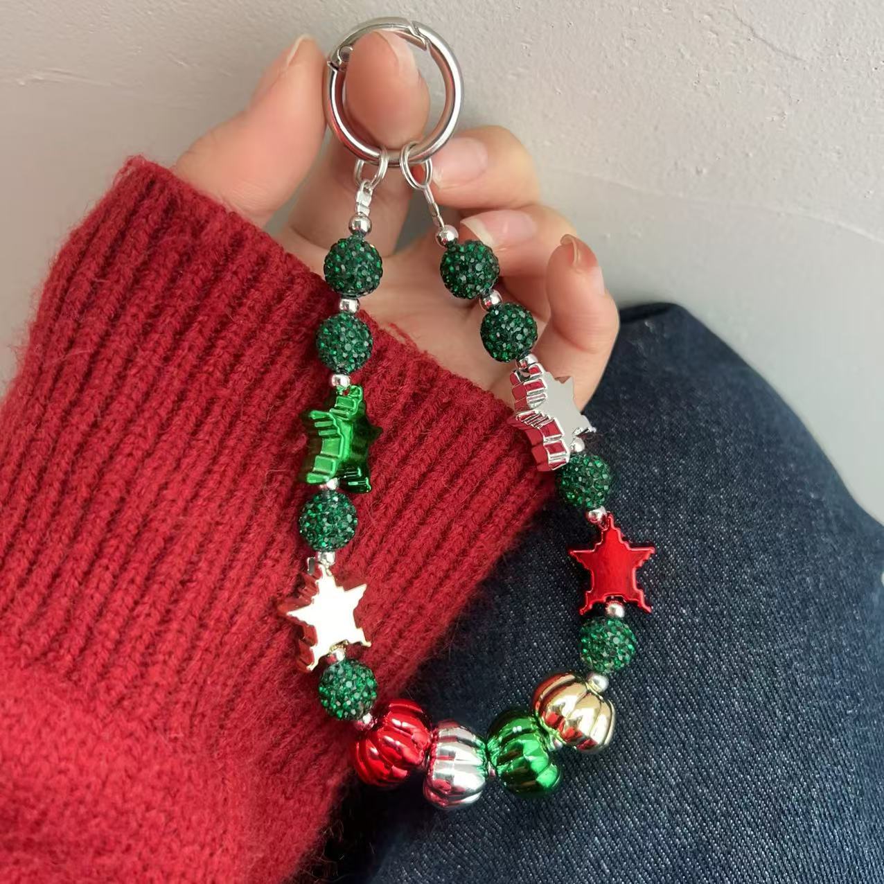 Wholesale Christmas atmosphere key chain pendant fashion simple five-pointed star beaded