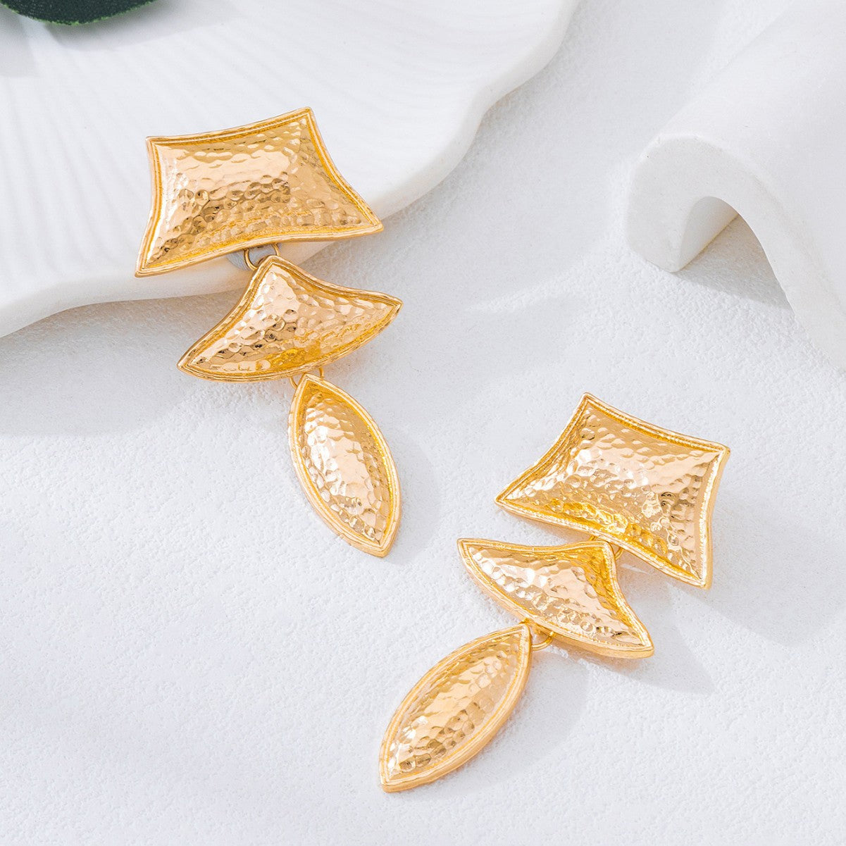 Wholesale Gold Electroplated Zinc Alloy Irregular Geometric Earrings Stylish Fashion Accessory For Boutique Resale