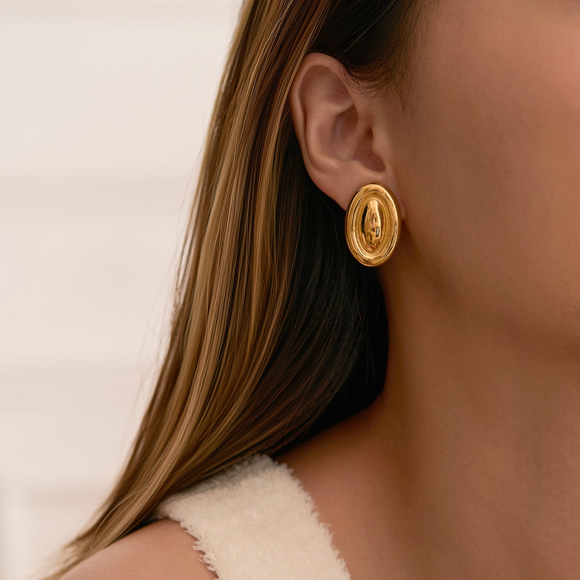 Wholesale  18k real gold electroplated titanium steel gold and silver cat's eye earrings