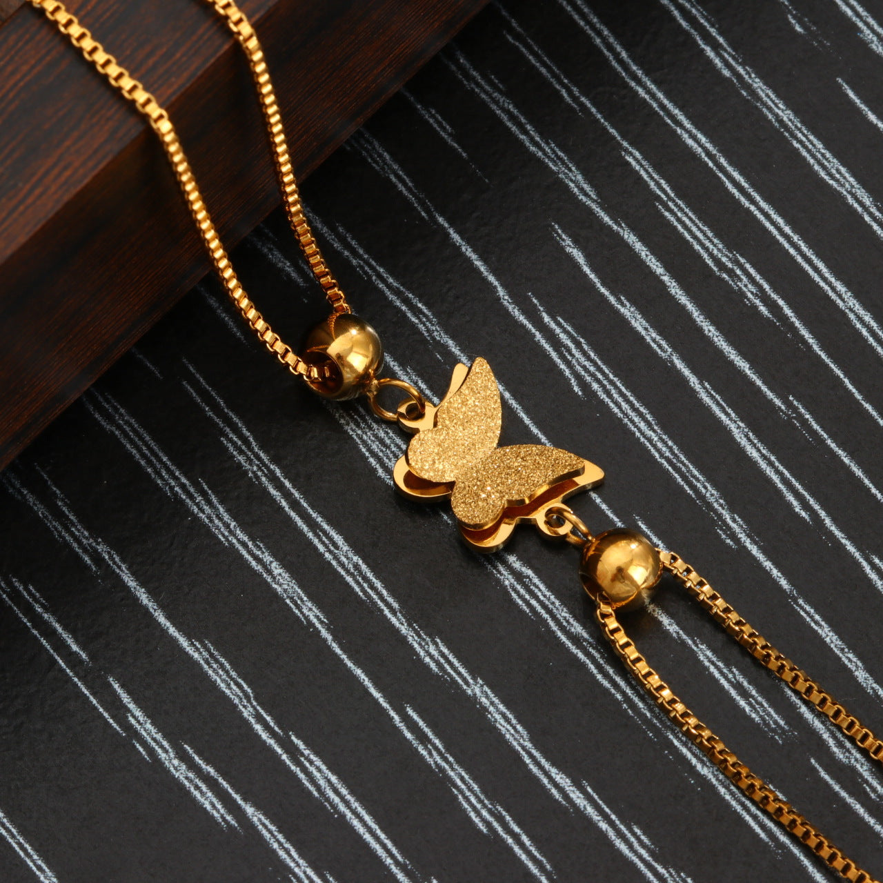 Wholesale New Exquisite Butterfly Titanium Steel Gold Bracelet Jewelry Fashionable Women' s Autumn and Winter Jewelry,  Non-Fading Accessories