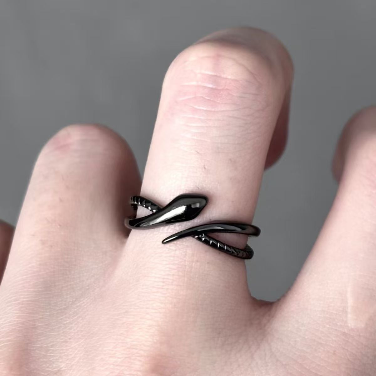 Wholesale Trendy Ouroboros Snake Ring Adjustable Gothic Black Band Alloy Jewelry Accessory For Gift Boutique Resale