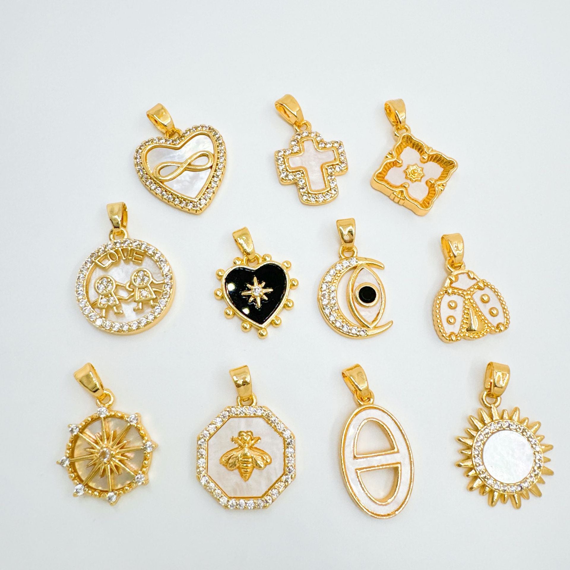 Wholesale Gold Plated Copper Minimalist Heart Cross Pendant Necklace Boutique Jewelry Gift