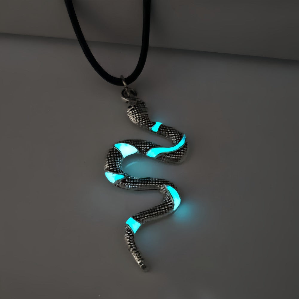 Wholesale Luminous Snake Necklace Zinc Alloy Vintage Pendant