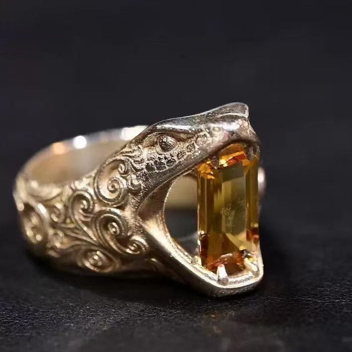 Wholesale Vintage Snake Engraved Ring Faux Citrine Men' s Fashion Accessory