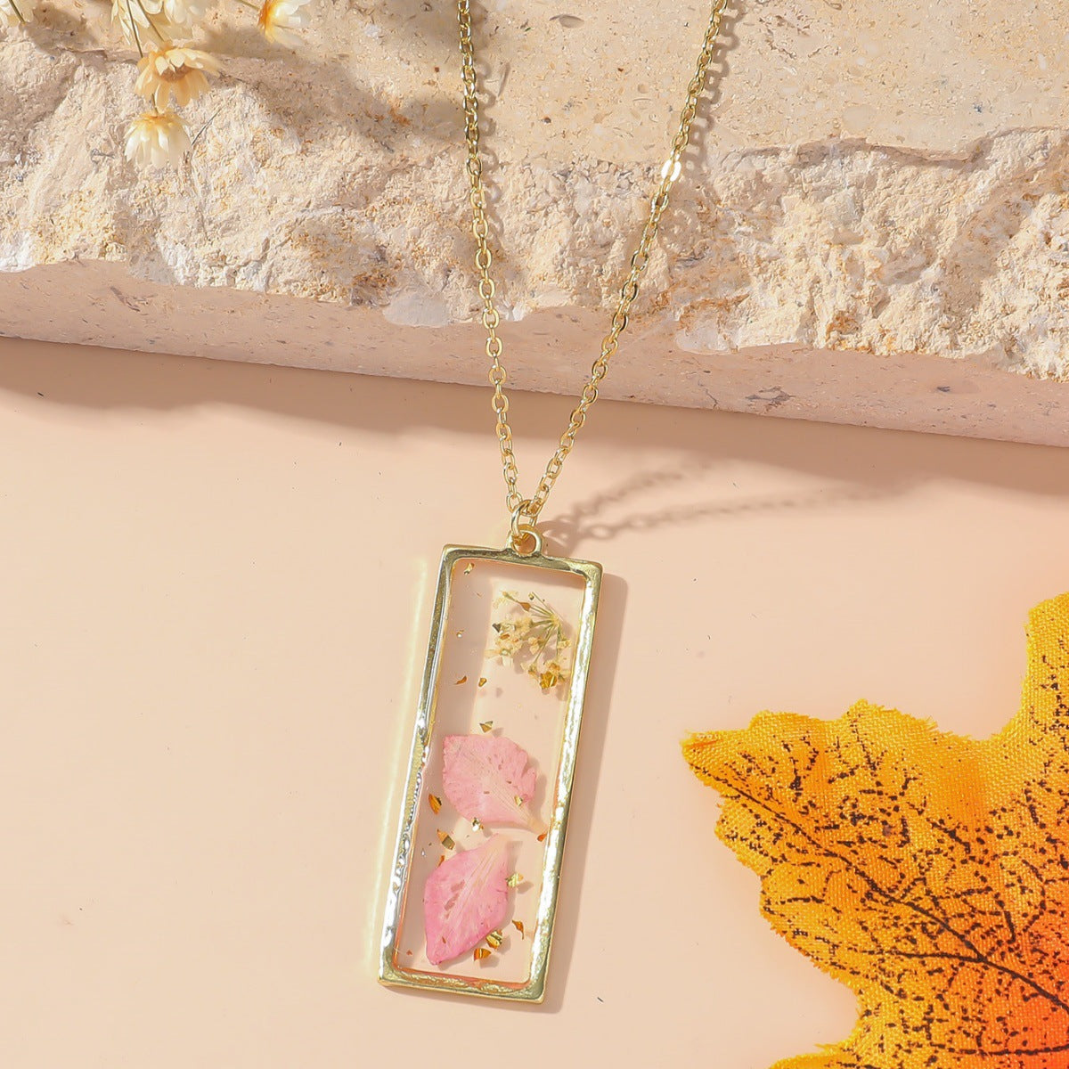Wholesale Pastoral December Birth Flower Resin Pendant Necklace - Boutique Resale Jewelry Accessory