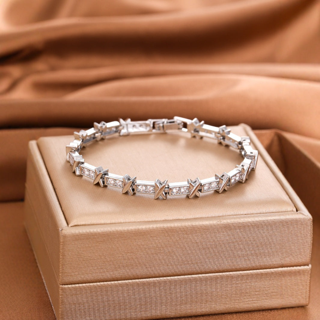 Wholesale Modern Geometric Zircon Bracelet,  Copper Gold Electroplated,  Jewelry Accessory for Women