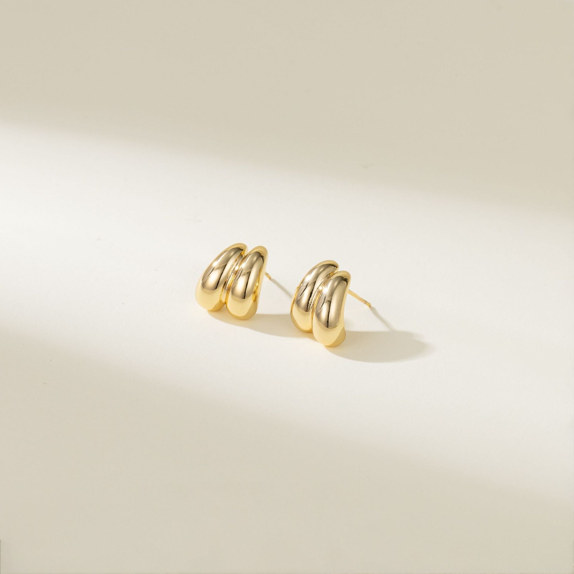 Wholesale double C simple earrings