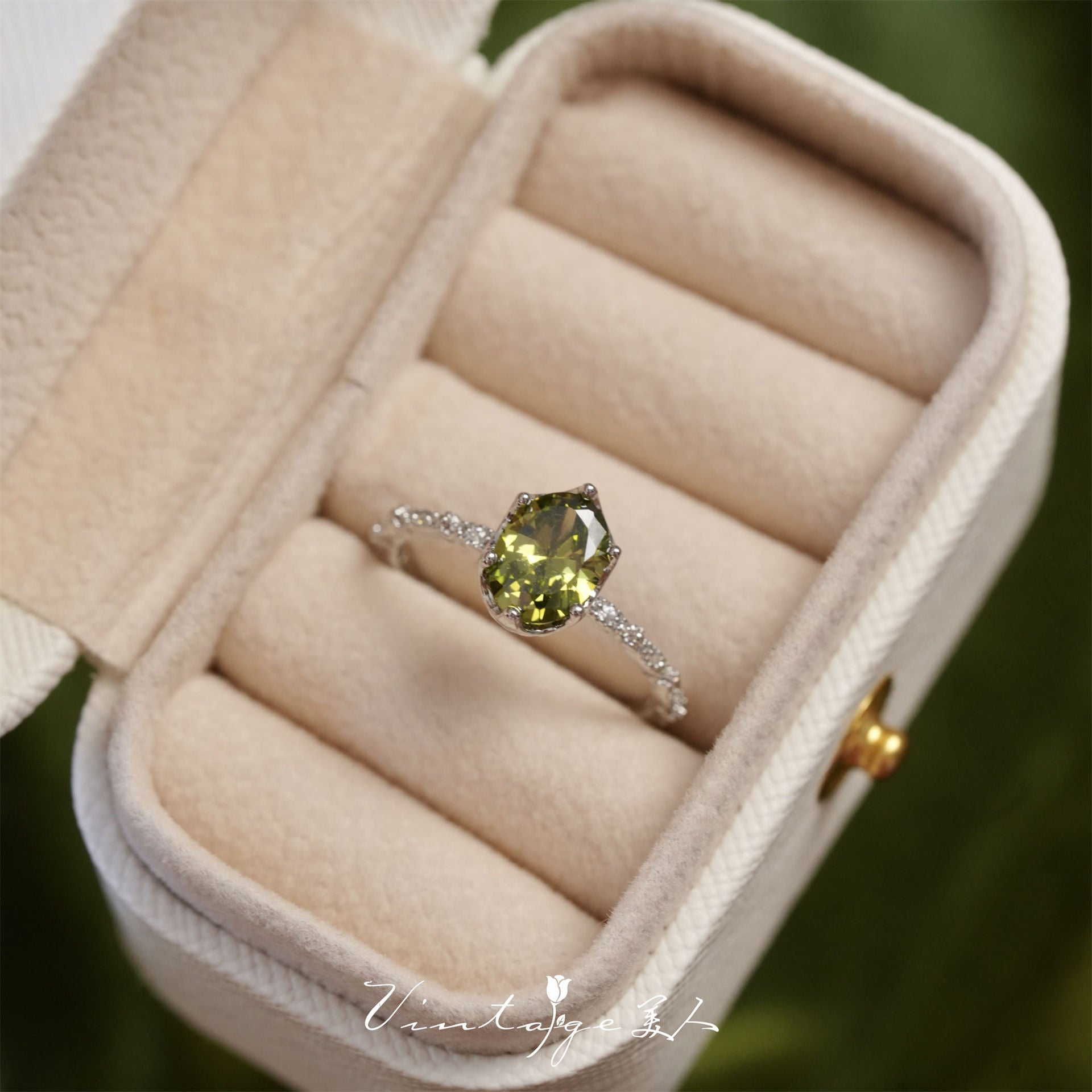Wholesale Adjustable Olive Green Open Ring Retro Style Jewelry Accessory For Everyday Gift Boutique