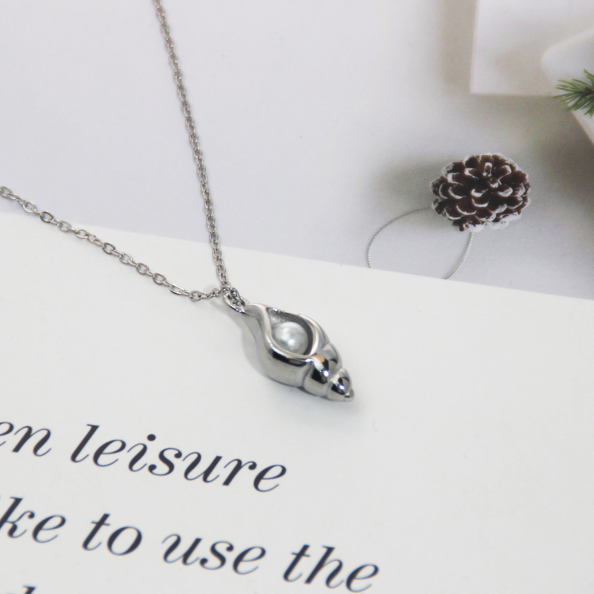Wholesale  titanium steel Pearl small conch pendant clavicle chain necklace