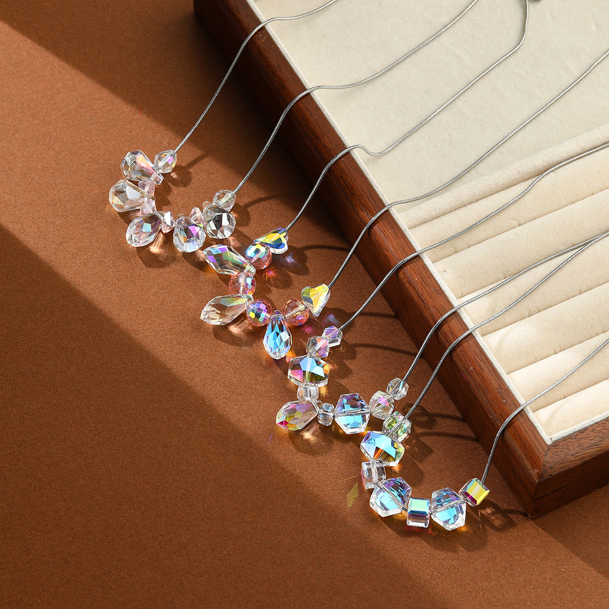 Wholesale  New Light Luxury Niche Crystal Necklace Women' s High-End Design Versatile Exquisite Fashion Crystal Pendant Necklace