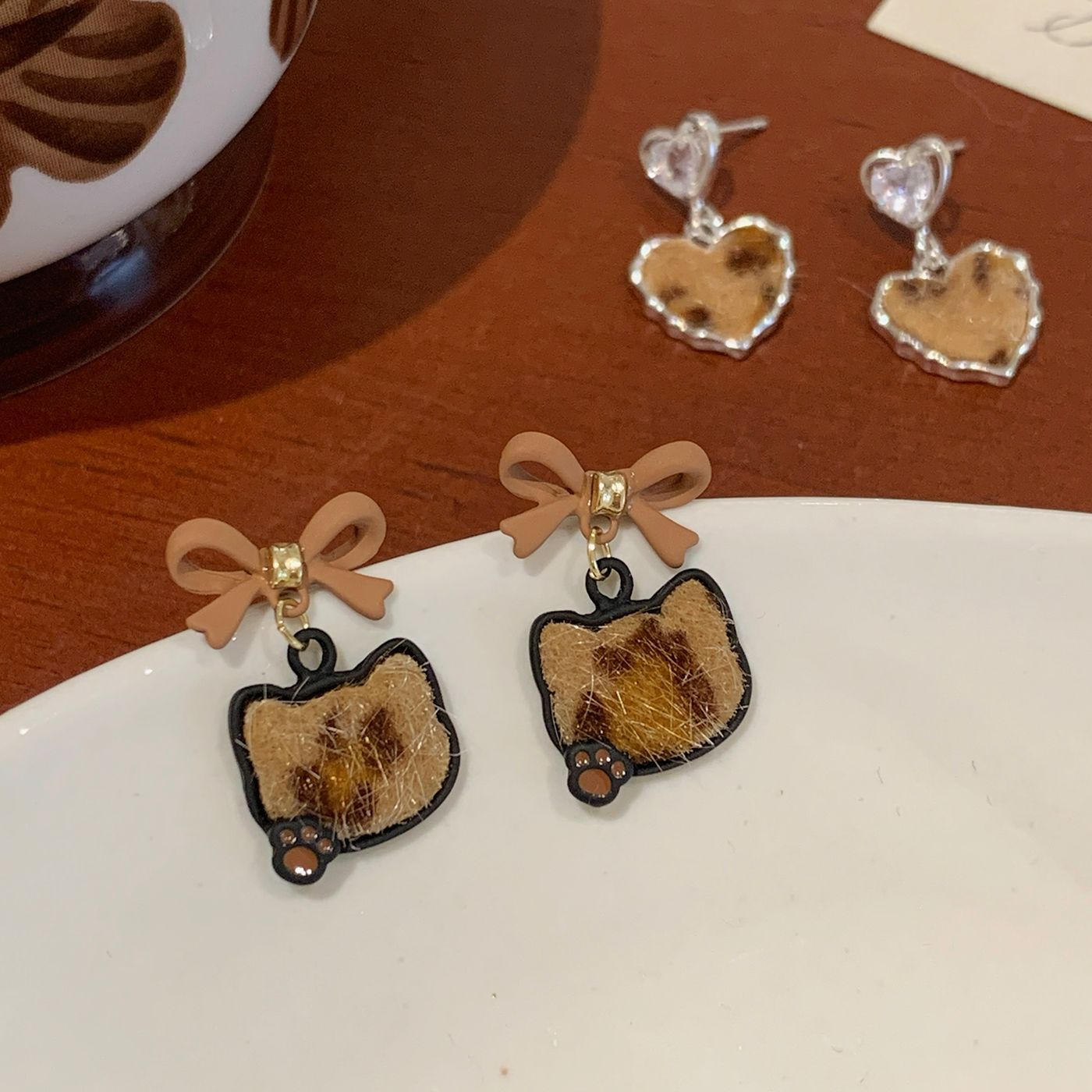 Wholesale Vintage Leopard Print Kitten Heart Earrings