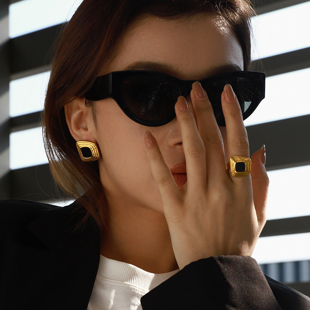 Wholesale  18K gold stainless steel black resin geometric rib irregular square rings