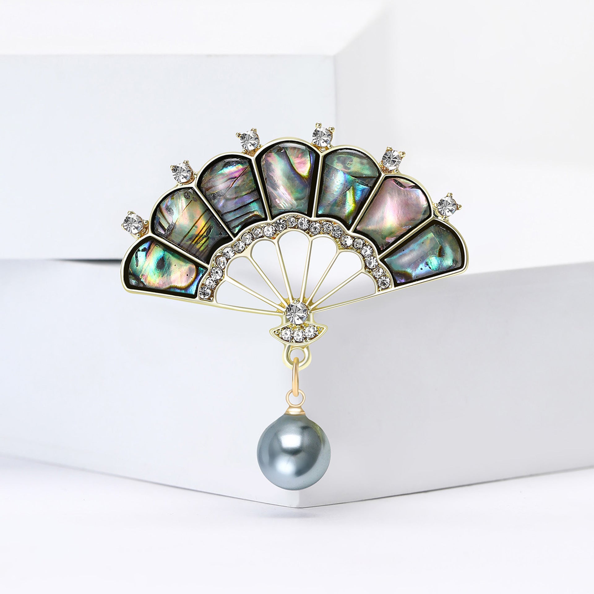 Wholesale Mother Of Pearl Abalone Shell Rhinestone Alloy Fan Brooch Classic Elegant Decorative Pin For Women Boutique Resale Gift