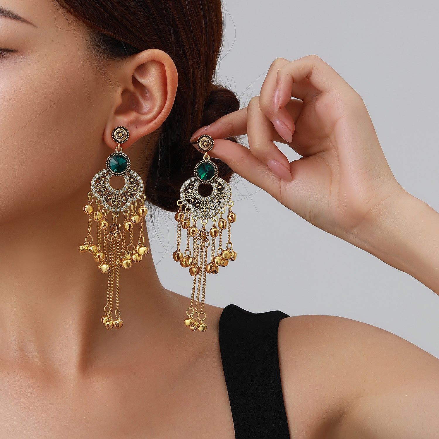 Wholesale Vintage Bohemian Rhinestone Tassel Earrings Floral Openwork Dangle Earrings For Party Wear Chic Jewelry Accessory