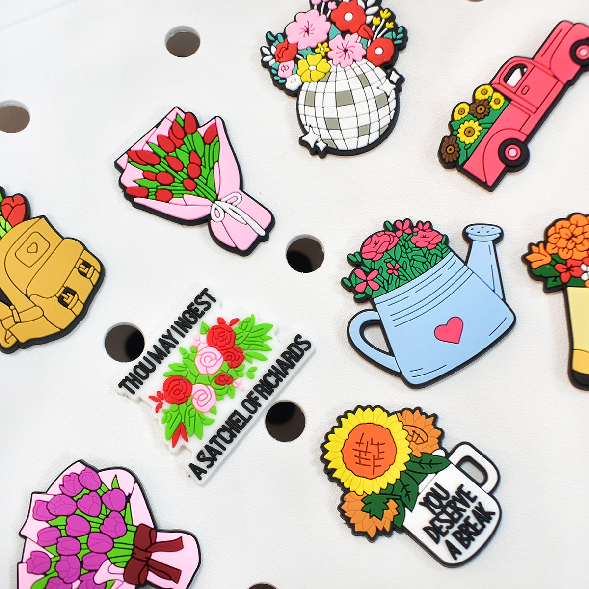 Wholesale Random 100pcs Valentine' s Day Series  PVC Soft Rubber Shoe Buckle Decoration