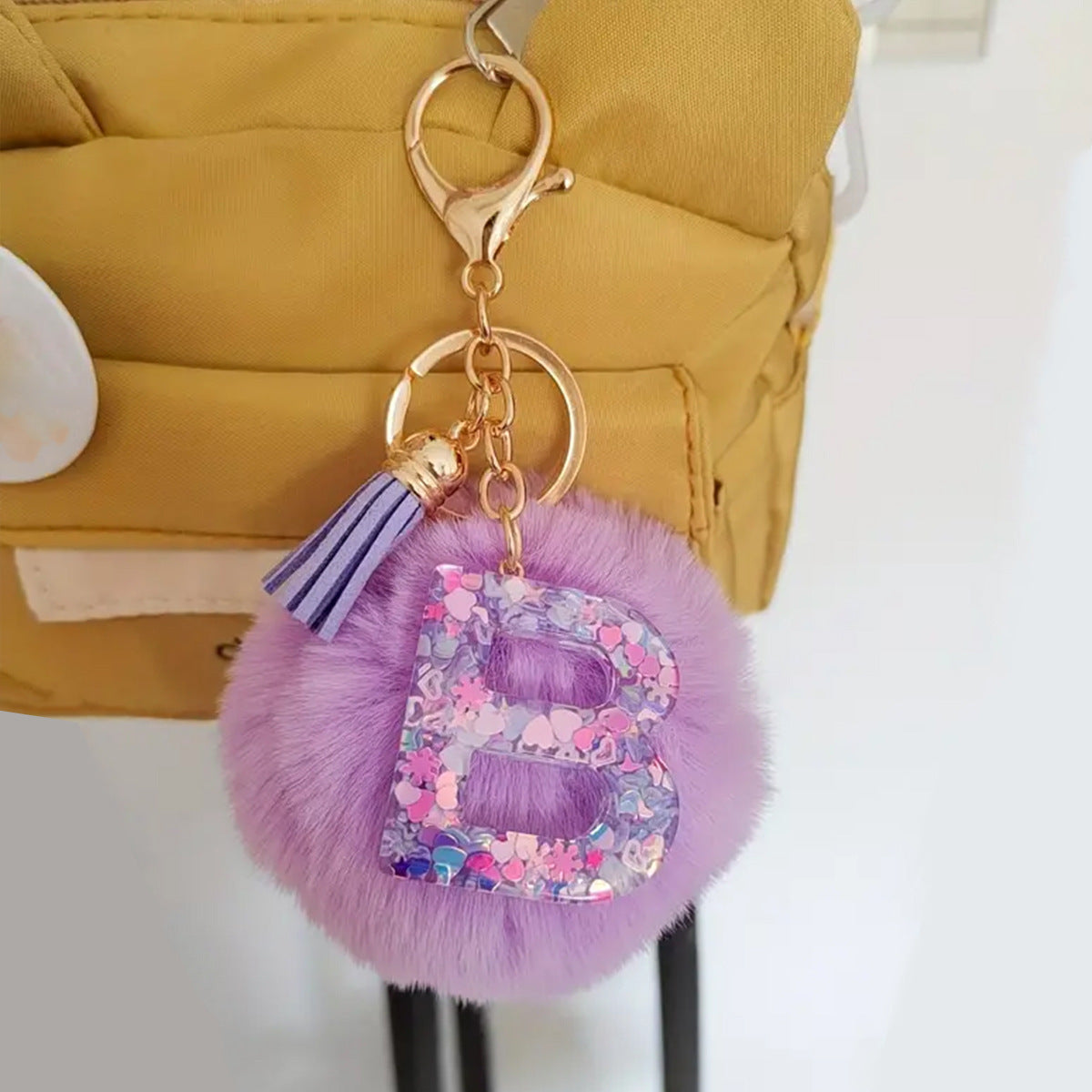 Wholesale Cute resin pom-pom 26 letter keychain