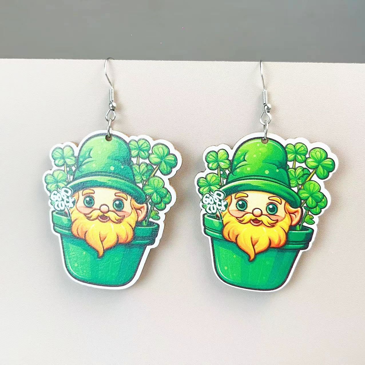 Wholesale Wooden St.  Patrick' s Day shamrock earrings