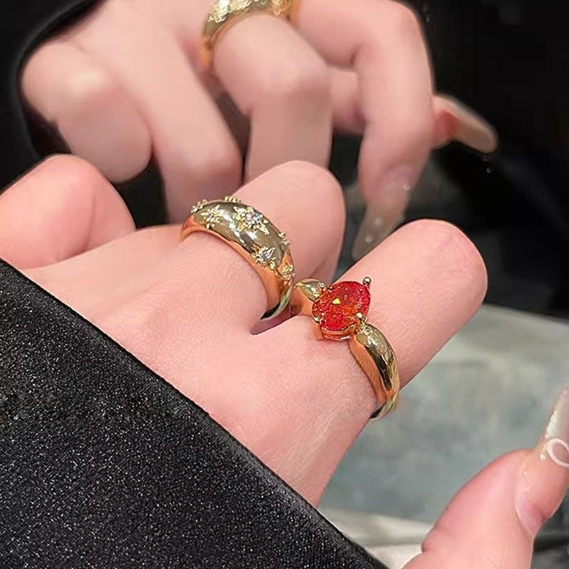 Wholesale Vintage Palace Style Ring with Sparkling Diamonds,  Retro Brushed Finish,  Fashion Jewelry Accessory for Everyday Wear