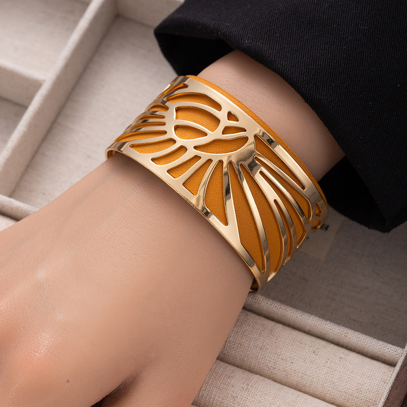 Wholesale Double-sided replaceable color pu leather bracelet titanium steel pattern wide bracelet for women