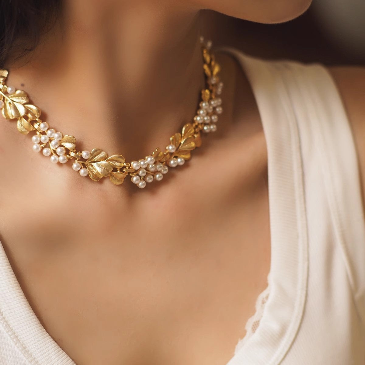 Wholesale Retro Palace Style Ginkgo Leaf Pearl Necklace Party Wear Jewelry Accessory Boutique Resale