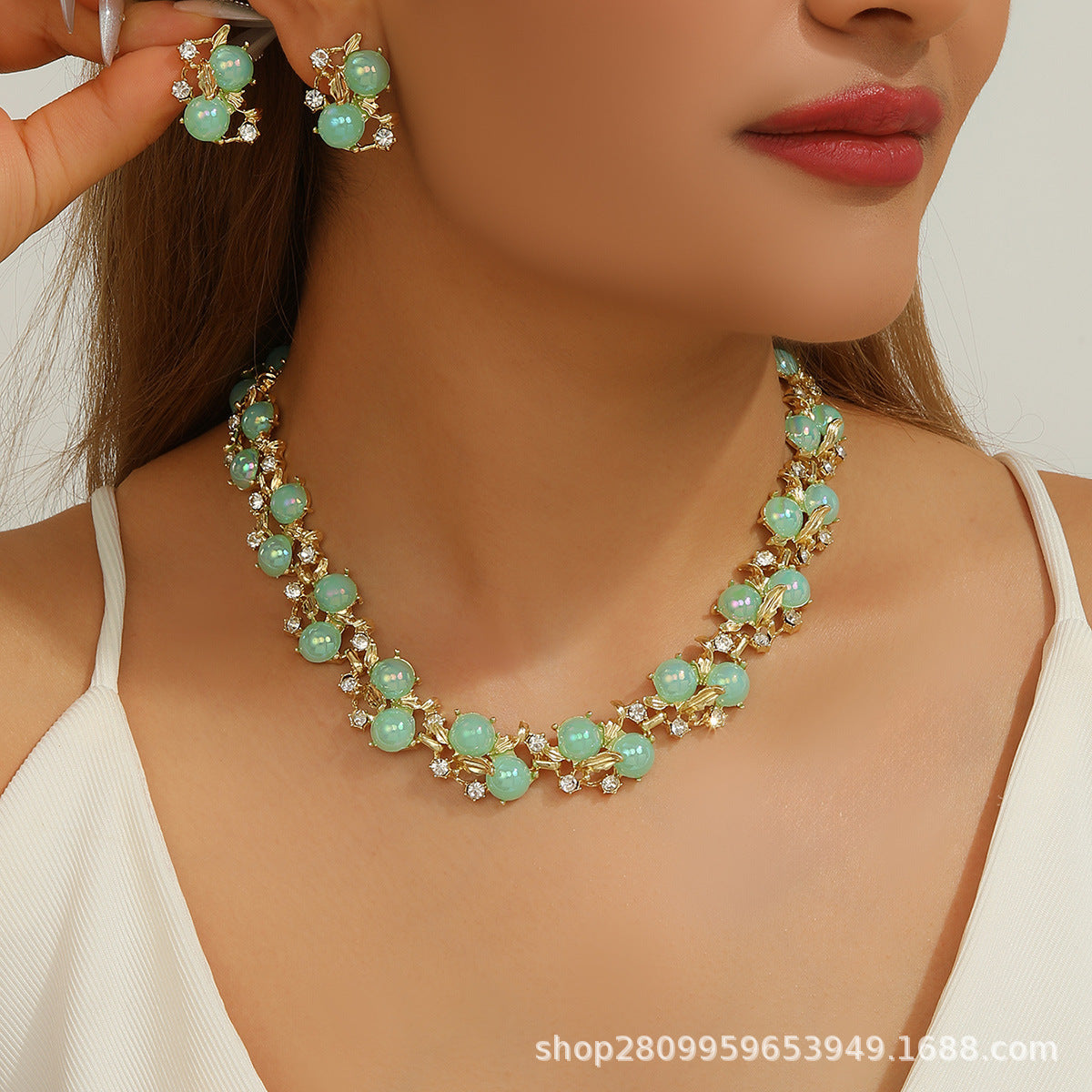 Wholesale Rhinestone Multi-Color Dopamine Earrings and Necklace Set for Everyday Wear