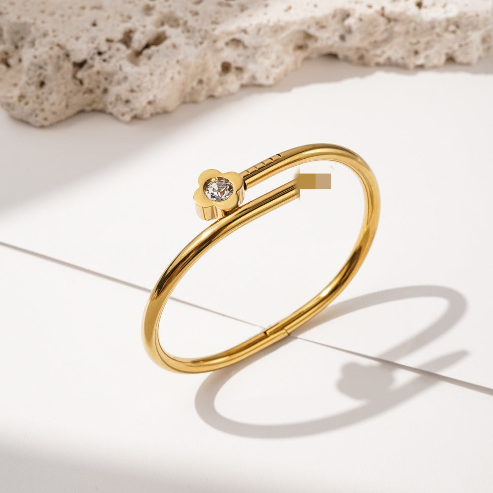 Wholesale 18K Gold Plated Stainless Steel d Nail Bangle Bracelet For Women Stylish Open Cuff Everyday Fashion Accessory Gift