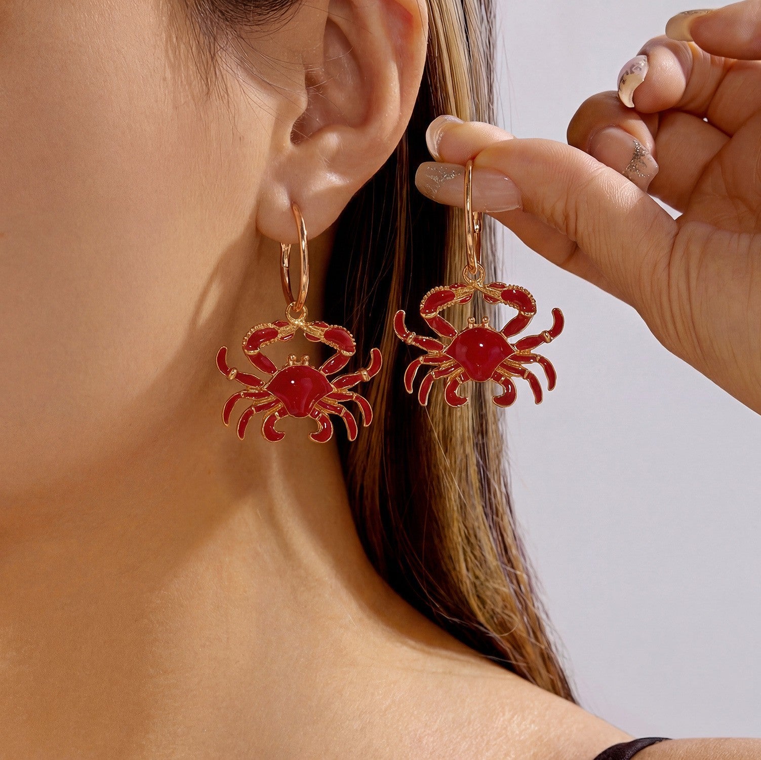 Wholesale Red Full-Pavé Crab Earrings — Light Luxury,  High-End Ocean-Themed Statement Earrings;  Bold,  Unique,  and Versatile Evening Accessories