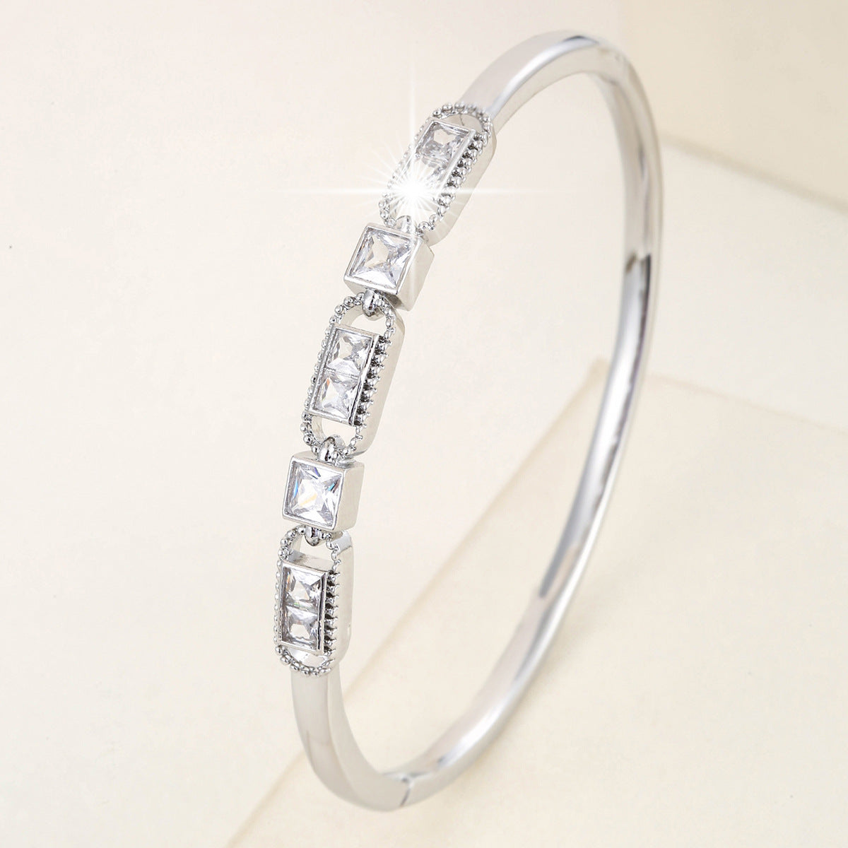 Wholesale  Light Luxury High Quality Diamond Snake Head Flower Star Opening Bracelet