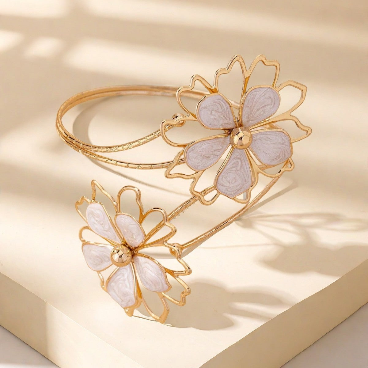 Wholesale  Hollow Bracelet Personalized Irregular Pattern Flower Bracelet