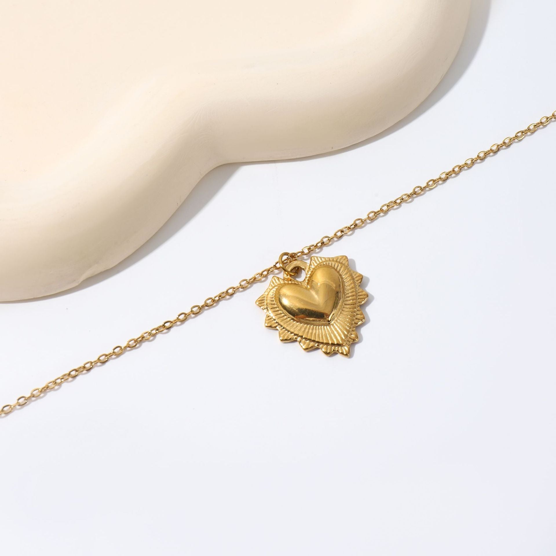 Wholesale  Stainless Steel Heart-shaped Pendant Necklace