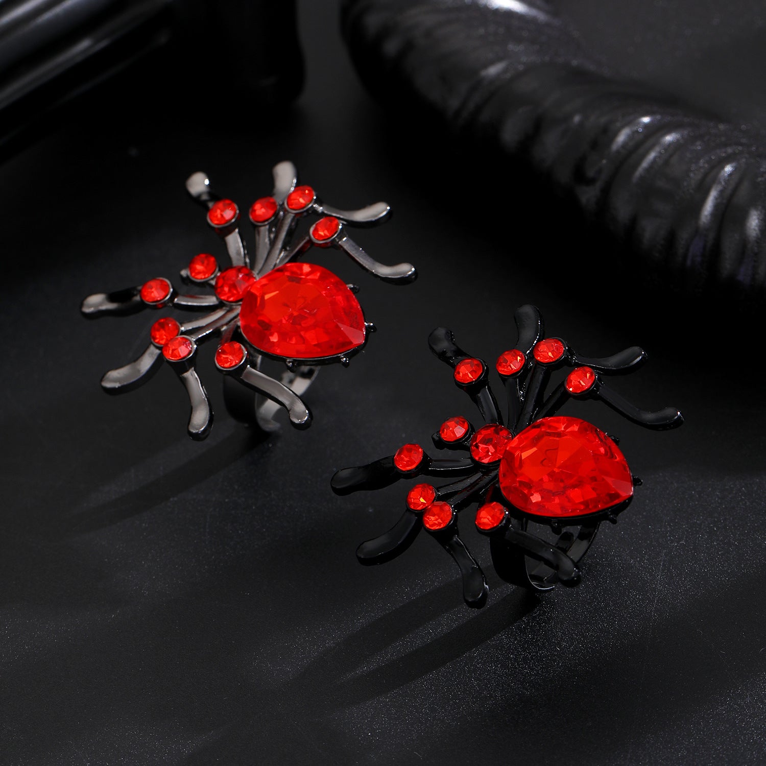 Wholesale Gothic Red  Ring for Women,  Dark Style  Jewelry,  Zinc Alloy with Electroplating Finish,  Trendy Open Index Finger Ring for Everyday Wear or Boutique Resale